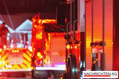Einfamilienhaus in Poppenricht brennt: Familie rettet sich rechtzeitig!